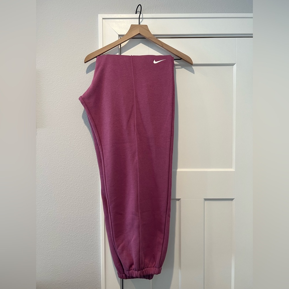 Nike women’s loose fit mid-rise sweatpants, size XL, NWT